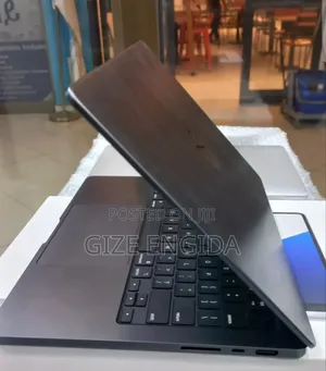 New Laptop Apple MacBook Pro 2025 M5 16GB Apple M5 SSD 512GB