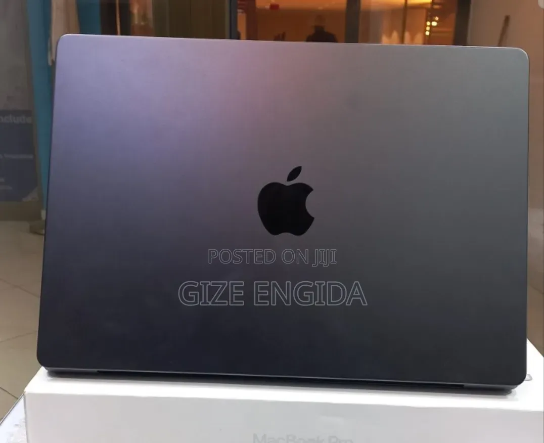 New Laptop Apple MacBook Pro 2025 M5 16GB Apple M5 SSD 512GB