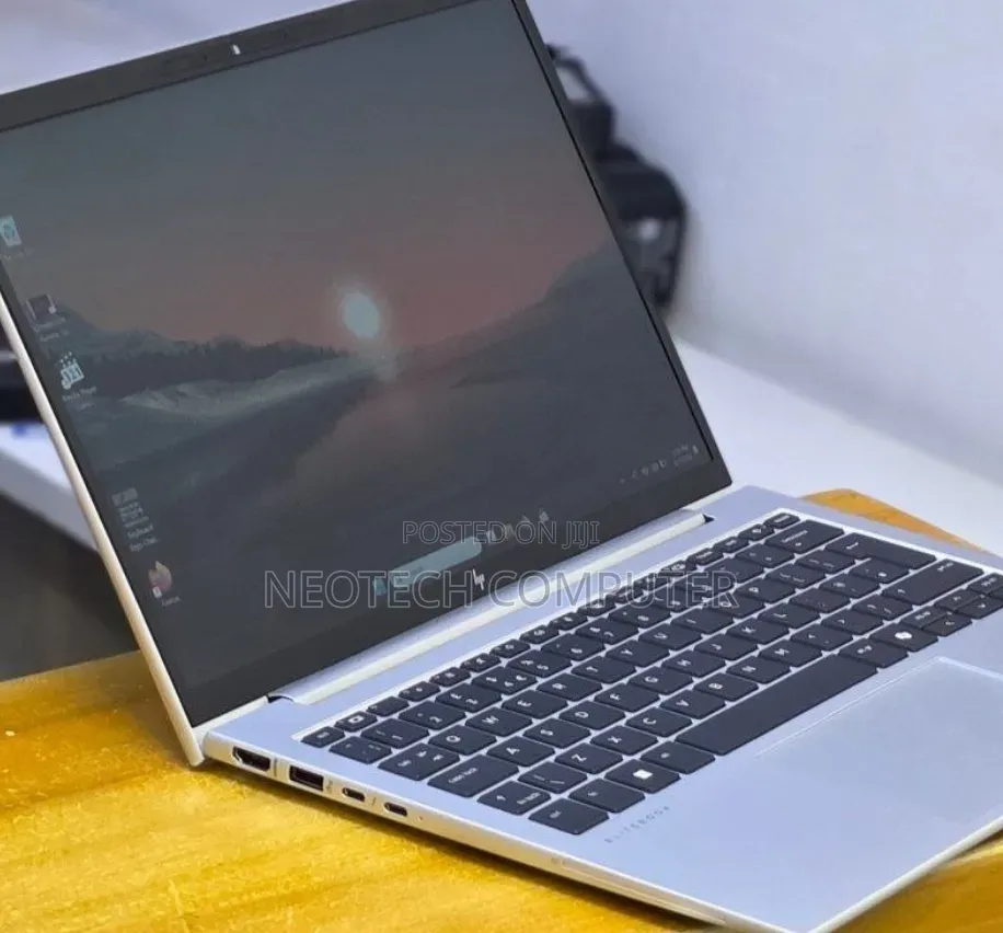 New Laptop HP Elitebook 830 G11 16GB Intel Core Ultra 7 SSD 512GB