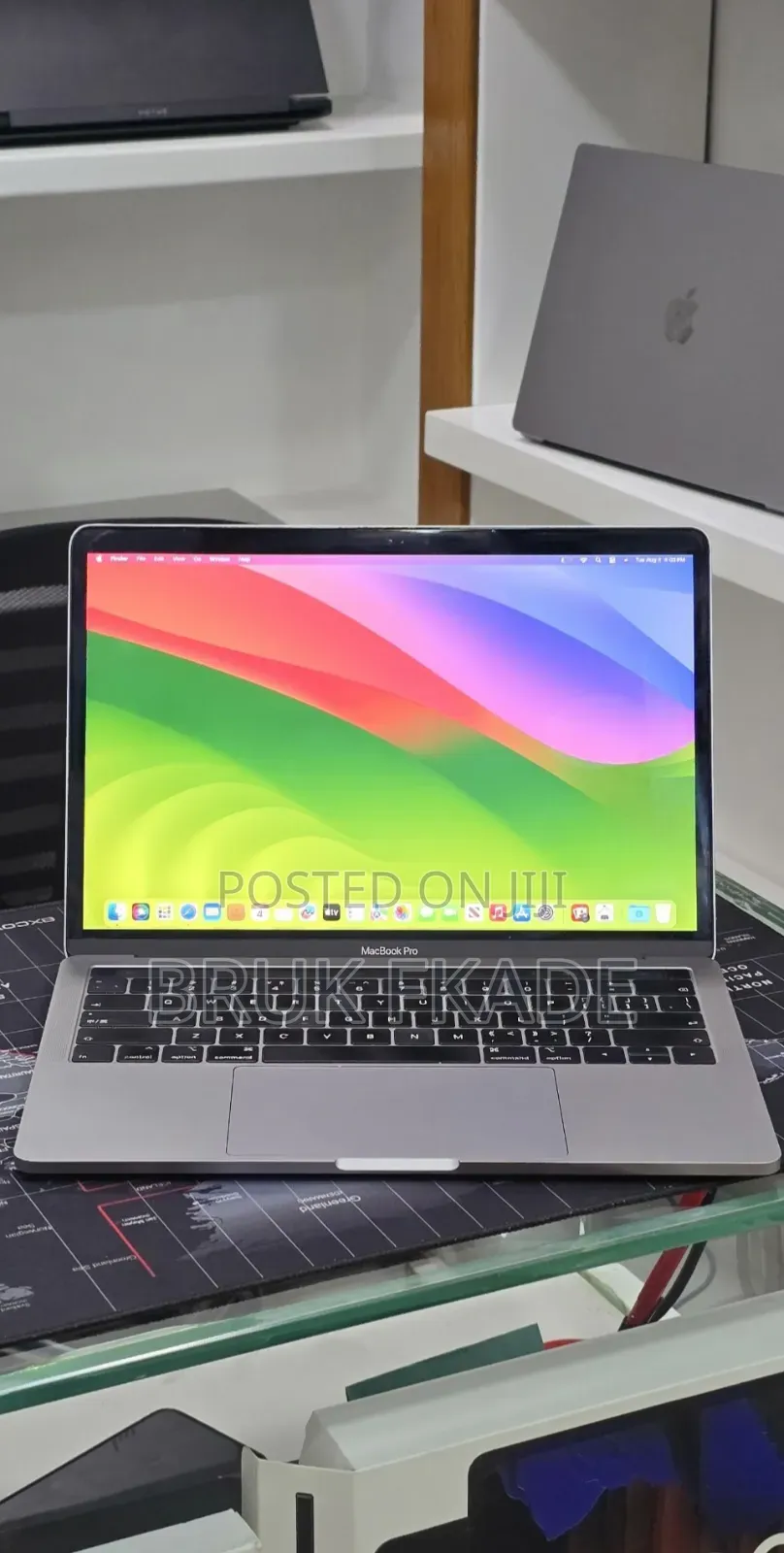 New Laptop Apple MacBook Pro 2019 16GB Intel Core i7 SSD 256GB