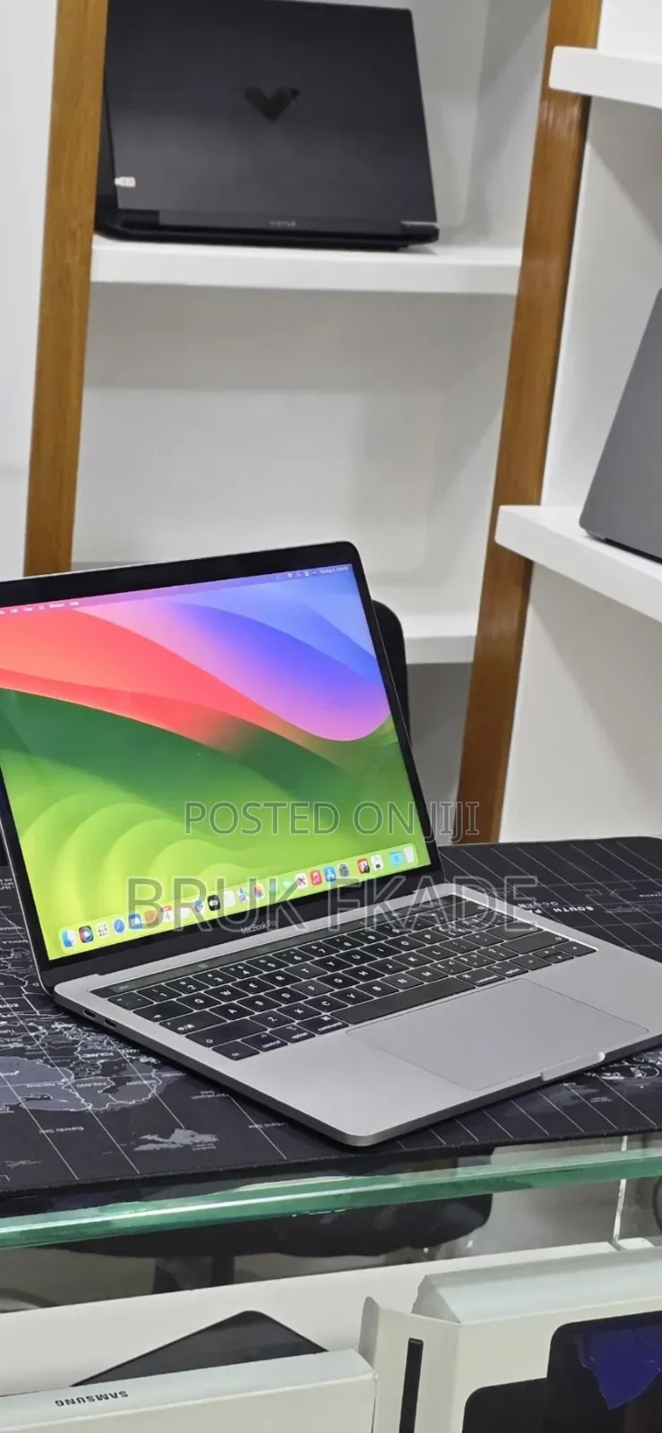 New Laptop Apple MacBook Pro 2019 16GB Intel Core i7 SSD 256GB