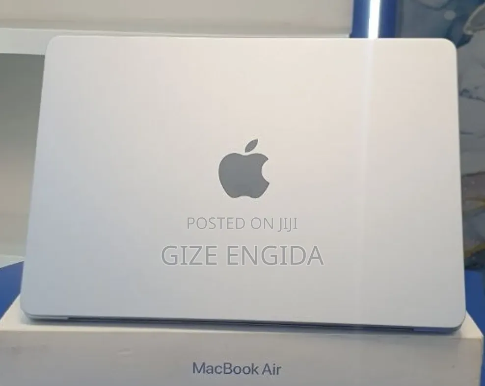New Laptop Apple MacBook Air 2025 M4 16GB Apple M5 SSD 512GB