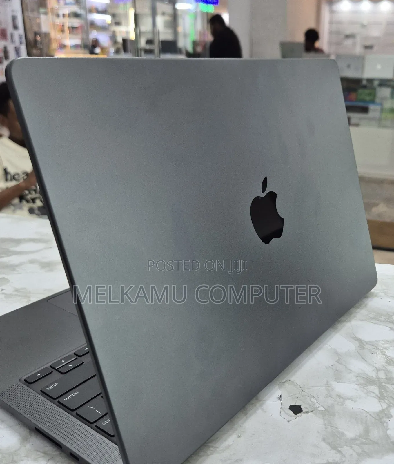 New Laptop Apple MacBook Pro 2025 M5 16GB Apple M5 SSD 1T