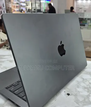 New Laptop Apple MacBook Pro 2025 M5 16GB Apple M5 SSD 1T