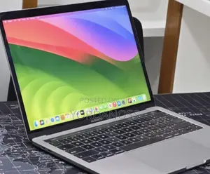 New Laptop Apple MacBook Pro 2019 16GB Intel Core i7 SSD 256GB