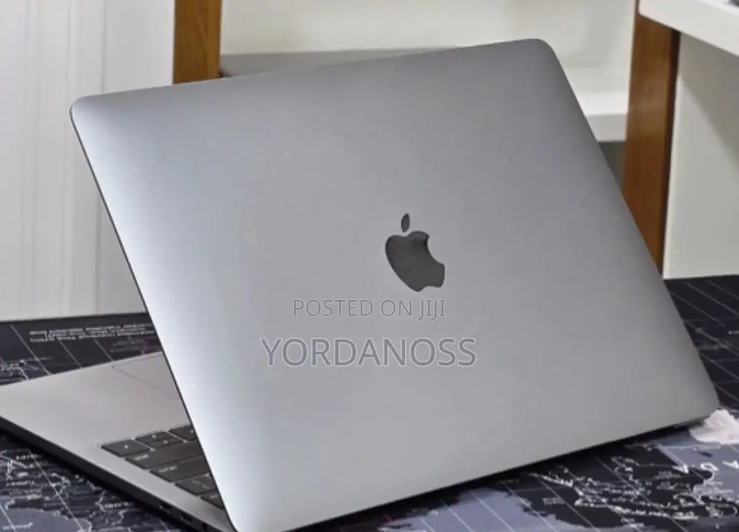 New Laptop Apple MacBook Pro 2019 16GB Intel Core i7 SSD 256GB