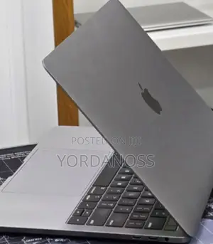 New Laptop Apple MacBook Pro 2019 16GB Intel Core i7 SSD 512GB