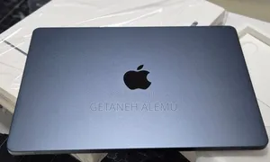 New Laptop Apple MacBook 8GB AMD A8 SSD 256GB