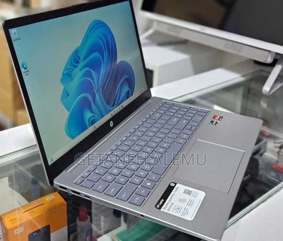 New Laptop HP Stream Notebook 16GB AMD Ryzen 5 SSD 256GB