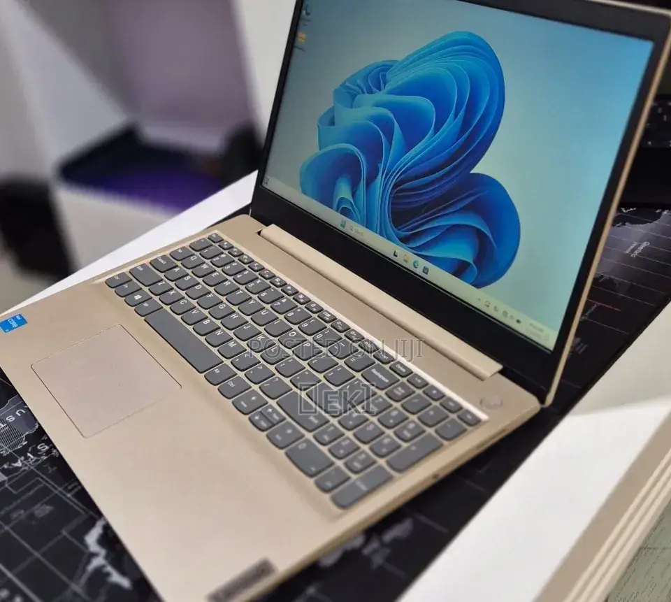 New Laptop Lenovo IdeaPad 1 8GB Intel Core i3 SSD 256GB