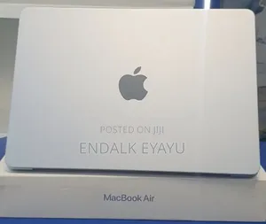 New Laptop Apple MacBook Air 16GB Apple M4 SSD 512GB