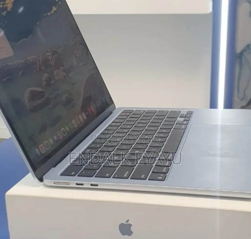 New Laptop Apple MacBook Air 16GB Apple M4 SSD 512GB