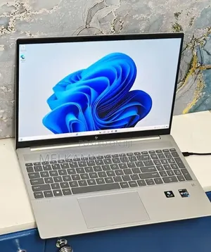 New Laptop HP Pavilion 17 16GB Intel Core i7 SSD 1T