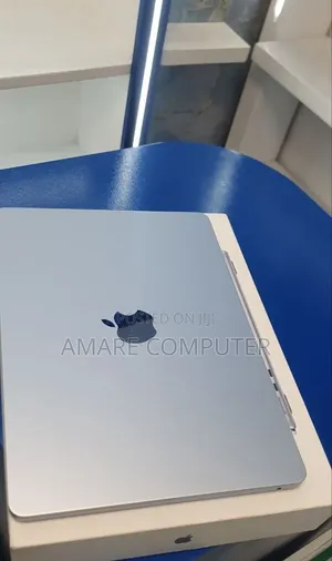 New Laptop Apple MacBook Air 2025 M4 16GB Apple M4 SSD 512GB