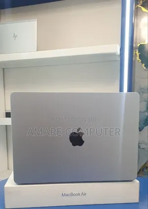 New Laptop Apple MacBook Air 2025 M4 16GB Apple M4 SSD 512GB
