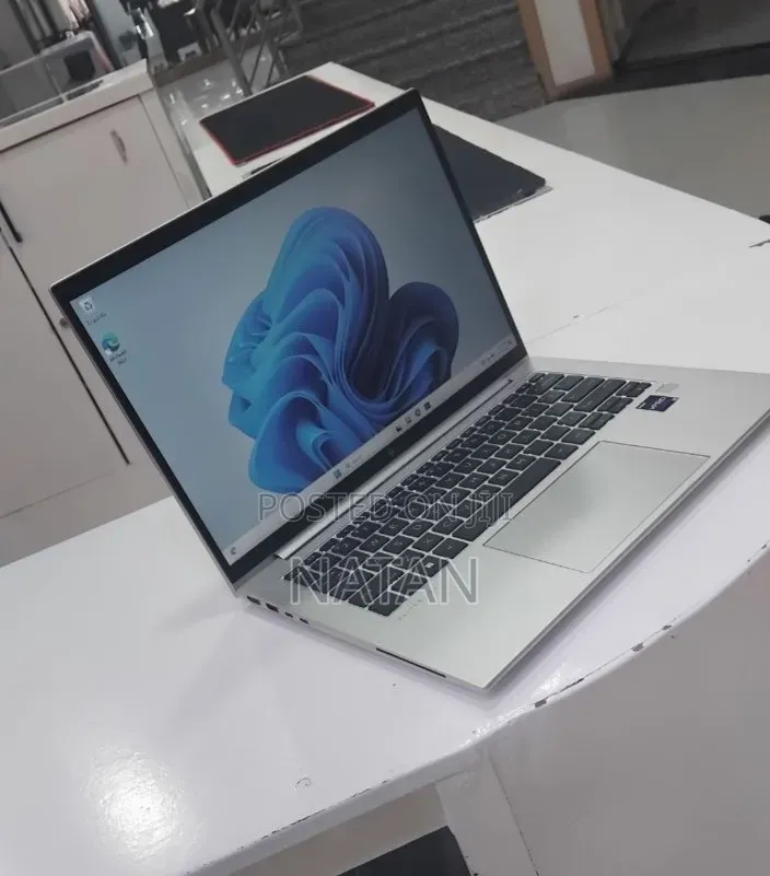 New Laptop HP EliteBook 840 G10 16GB Intel Core i7 SSD 512GB