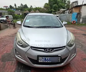 Hyundai Avante 2015 Silver
