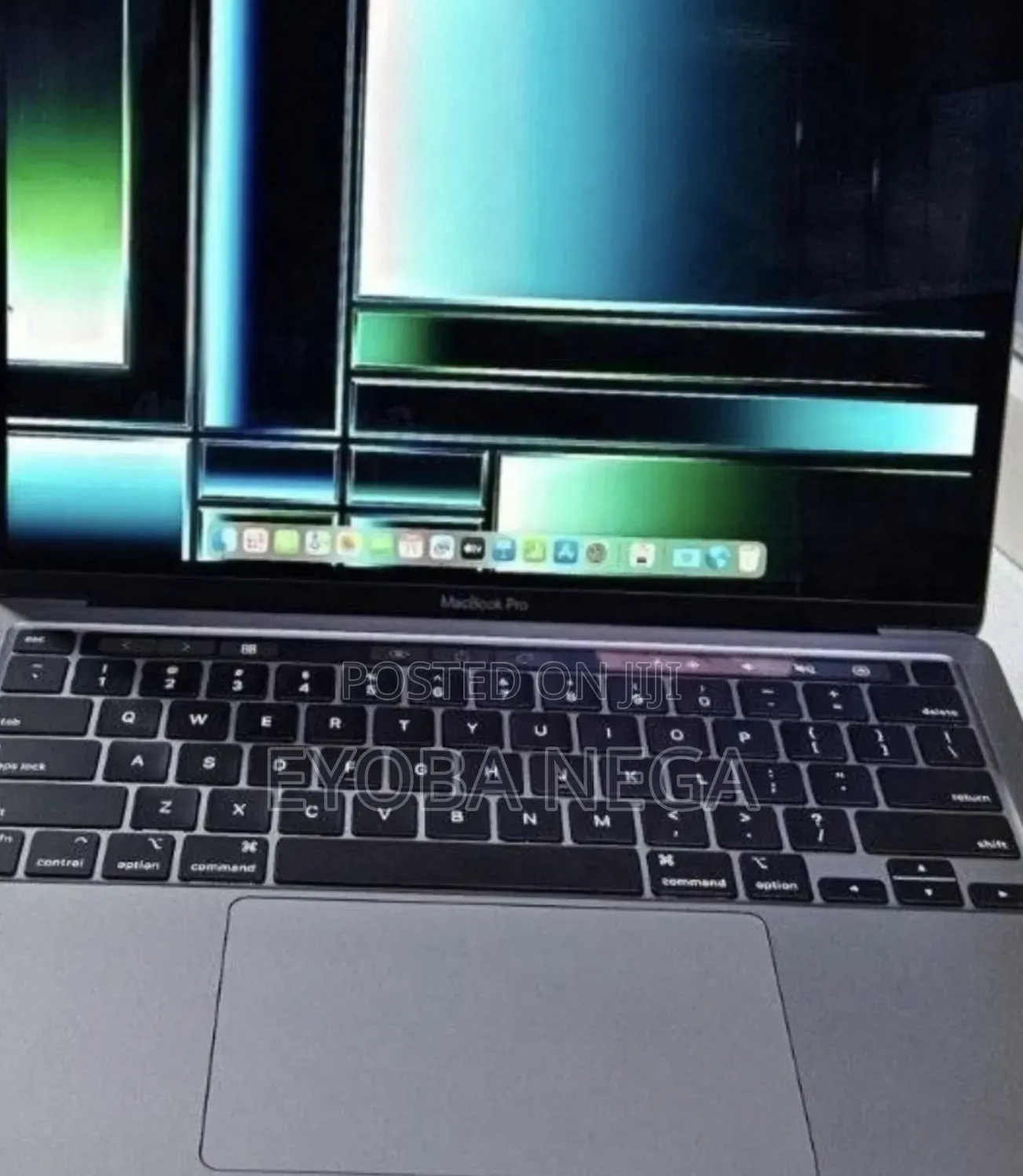 Laptop Apple MacBook Pro 2022 M2 8GB Apple M2 SSD 256GB