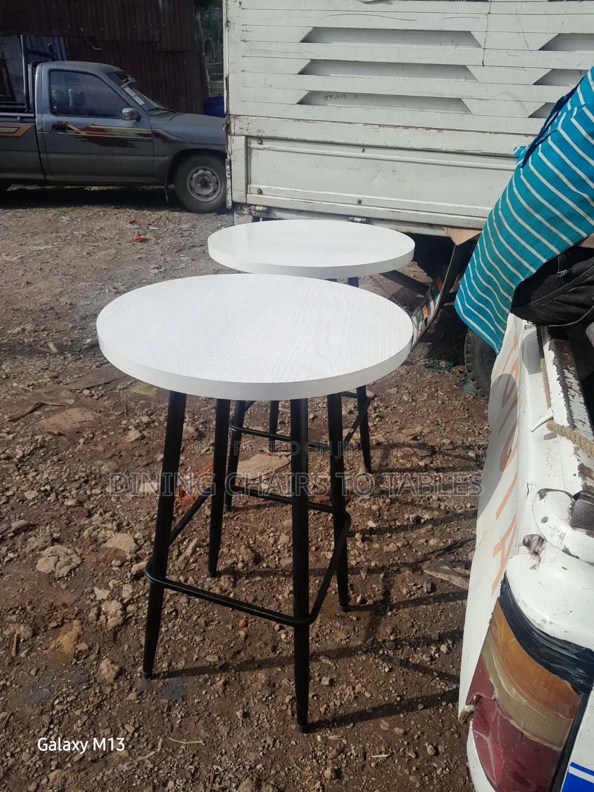 Dining BAR LOUNGE CHAIRS Table