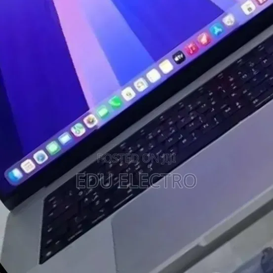 New Laptop Apple MacBook Pro 2021 M1 32GB Apple M1 Pro SSD 512GB