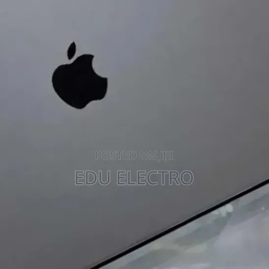 New Laptop Apple MacBook Pro 2021 M1 32GB Apple M1 Pro SSD 512GB