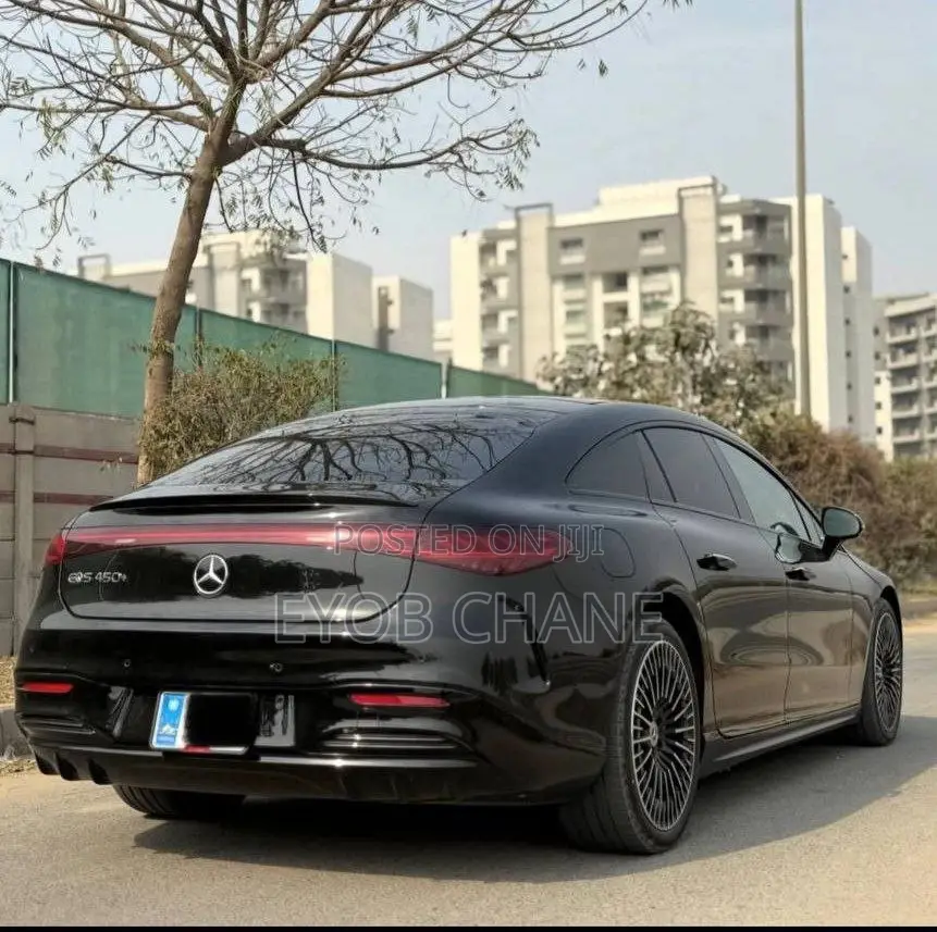 New Mercedes-Benz EQS 2023 Black