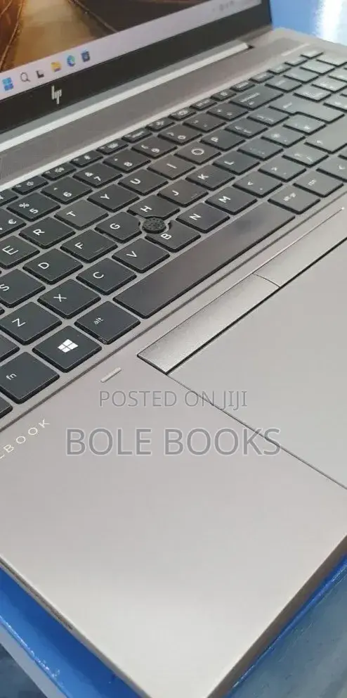 New Laptop HP ZBook Firefly 14 G10 16GB Intel Core i7 SSD 512GB