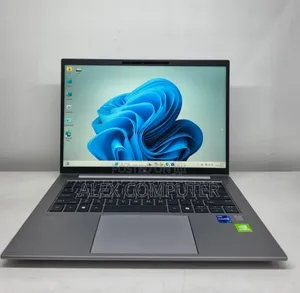 New Laptop HP ZBook Firefly G9 16GB Intel Core i7 SSD 512GB