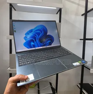 New Laptop Dell 16GB Intel Core i7 SSD 512GB