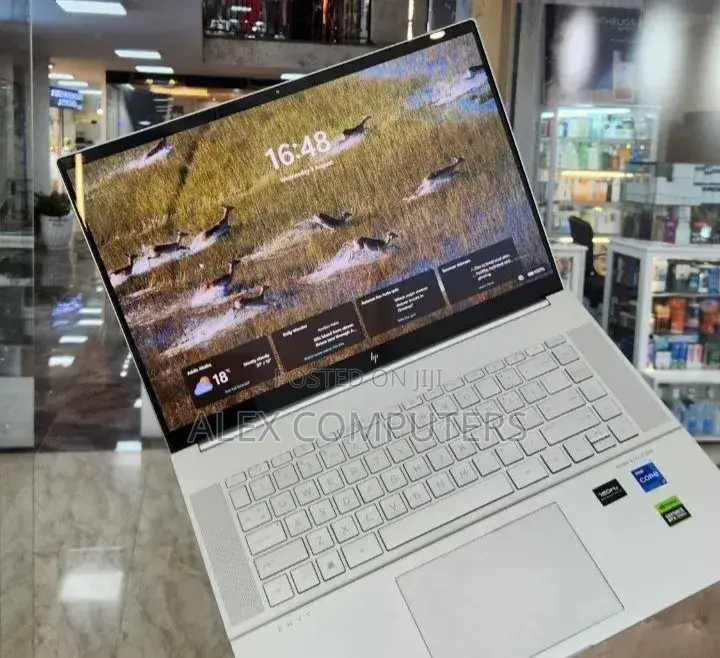 New Laptop HP Envy 15 12GB Intel Core i7 SSD 512GB