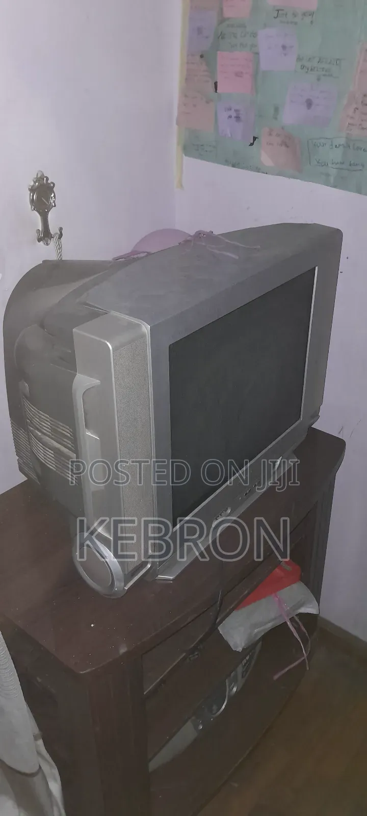 የድሮ ያገለገሉ ቴሌቪዥን