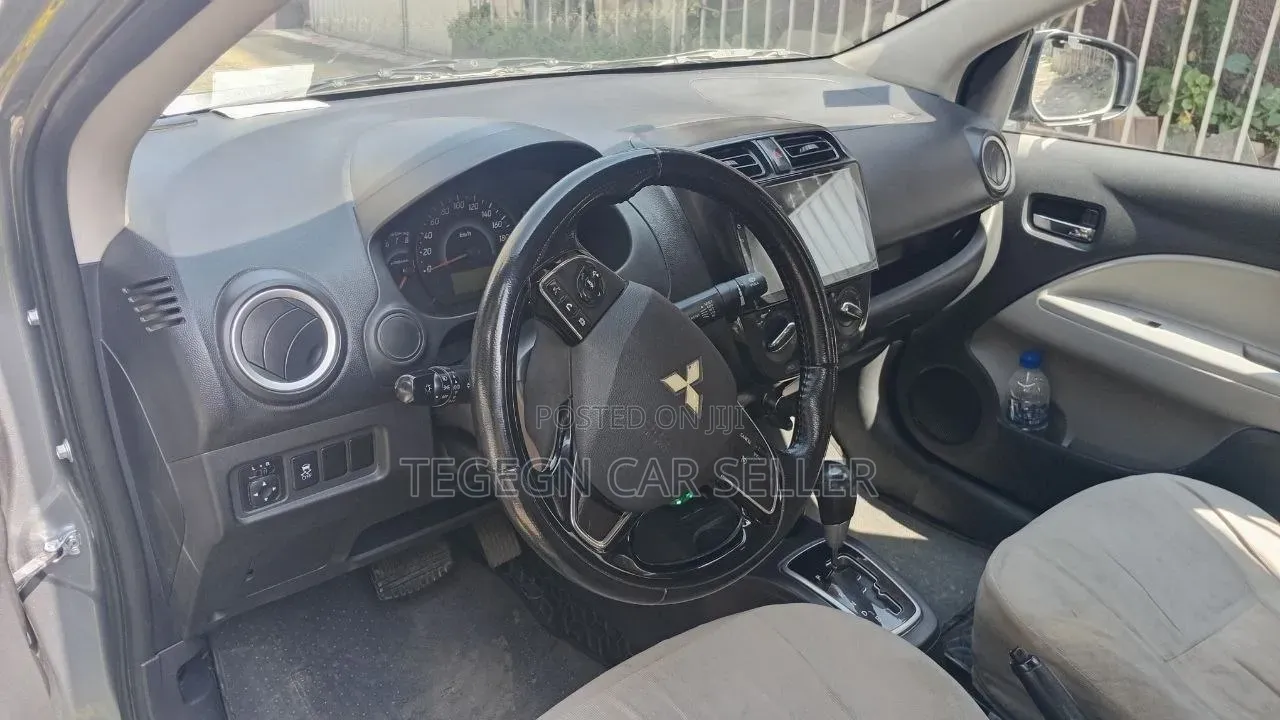Mitsubishi Attrage 2021 Gray