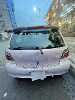 Toyota Vitz 2001 Pink