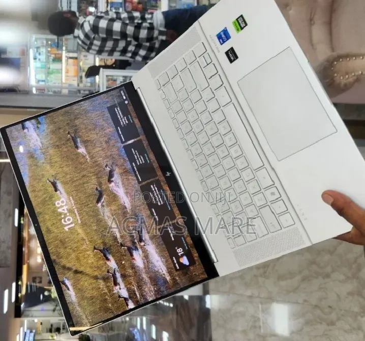 New Laptop HP Envy 16 Gaming 16-h1023dx 12GB Intel Core i7 SSD 512GB