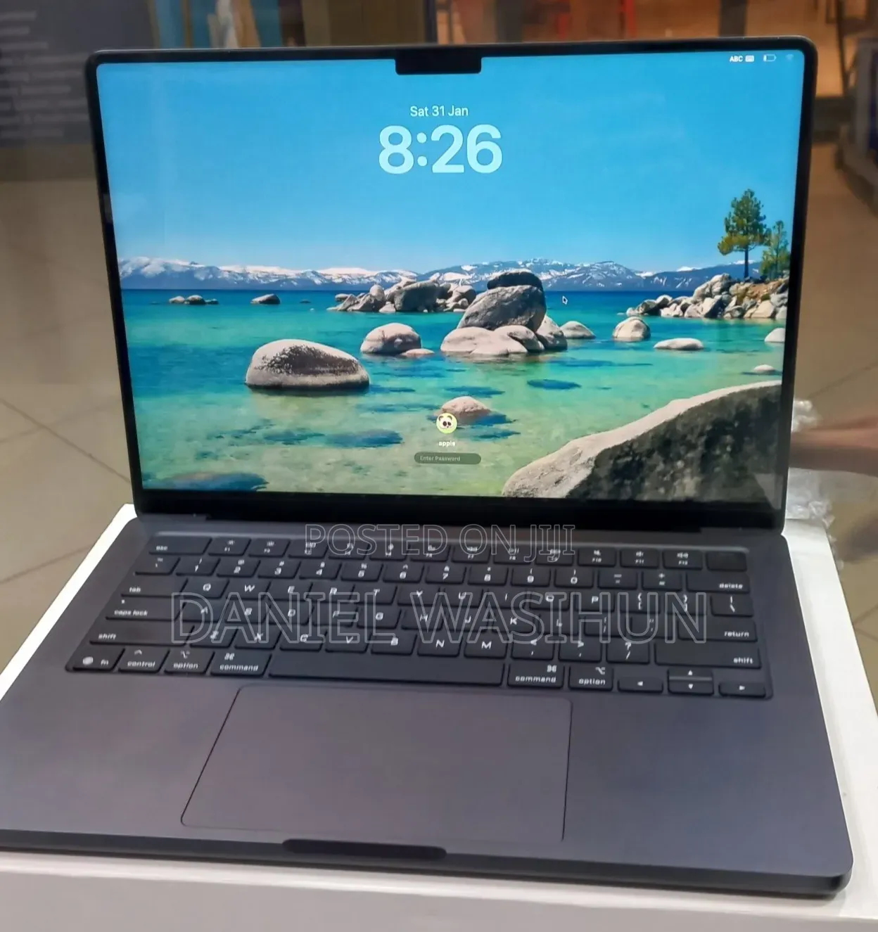 New Laptop Apple MacBook Pro 2025 M5 16GB Apple M5 Pro SSD 512GB