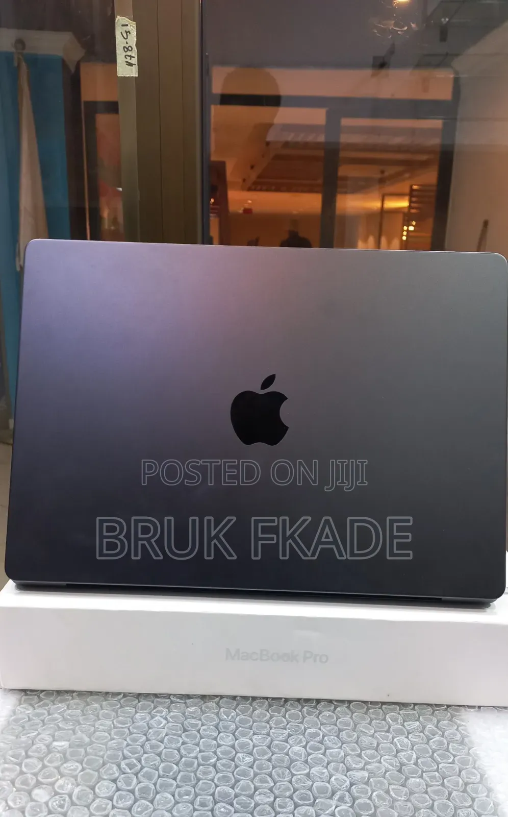 New Laptop Apple MacBook Pro 2025 M5 16GB Apple M5 Pro SSD 512GB
