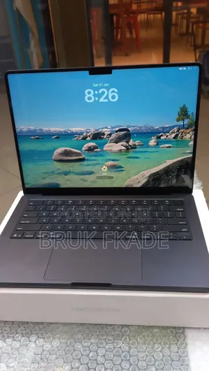 New Laptop Apple MacBook Pro 2025 M5 16GB Apple M5 Pro SSD 512GB