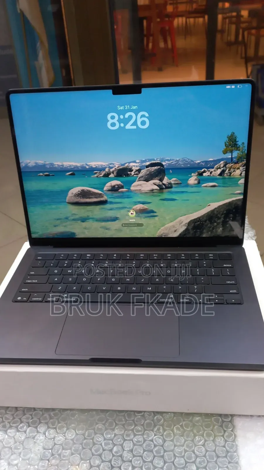 New Laptop Apple MacBook Pro 2025 M5 16GB Apple M5 Pro SSD 512GB