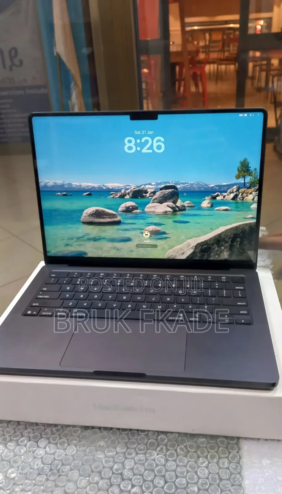 New Laptop Apple MacBook Pro 2025 M5 16GB Apple M5 Pro SSD 512GB