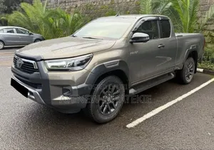 Toyota Hilux 2021 Gray