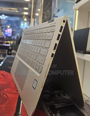 New Laptop HP Spectre X360 8GB Intel Core i5 SSD 256GB