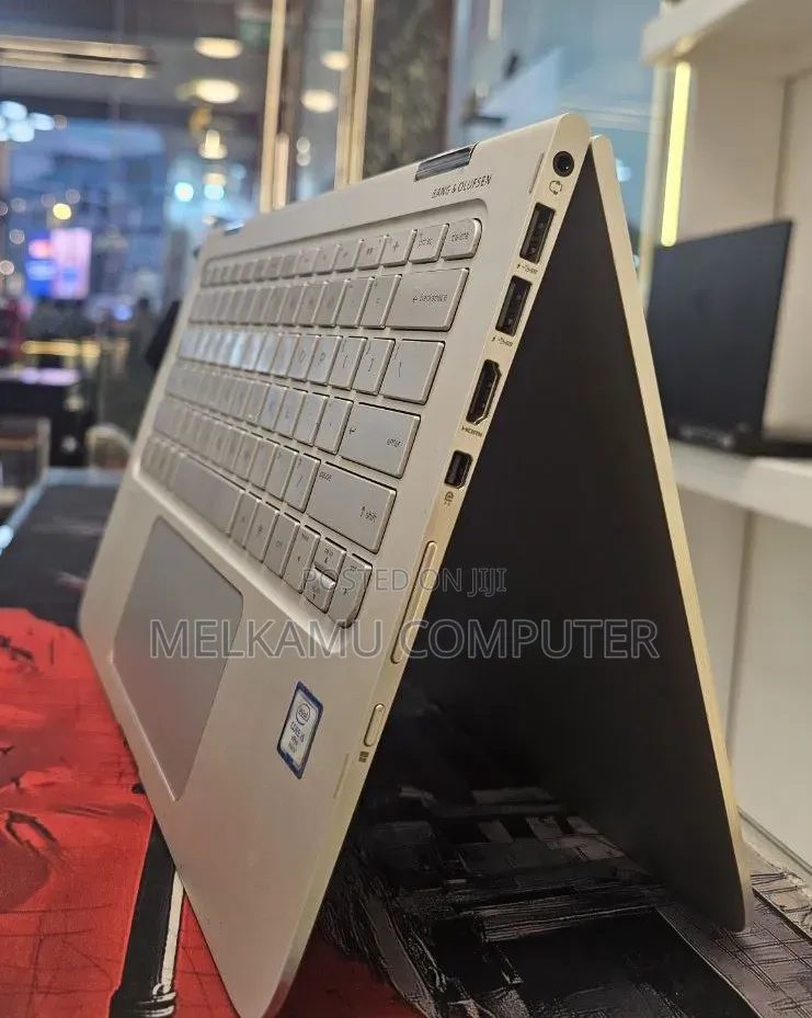New Laptop HP Spectre X360 8GB Intel Core i5 SSD 256GB
