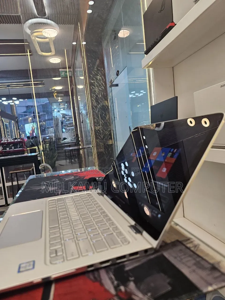 New Laptop HP Spectre X360 8GB Intel Core i5 SSD 256GB
