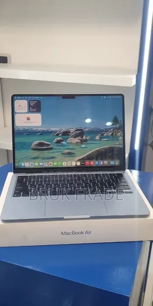New Laptop Apple MacBook Air 2025 M4 16GB Apple M4 SSD 512GB