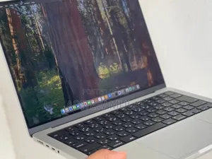 New Laptop Apple MacBook Pro 2024 M4 16GB Apple M4 Pro SSD 512GB