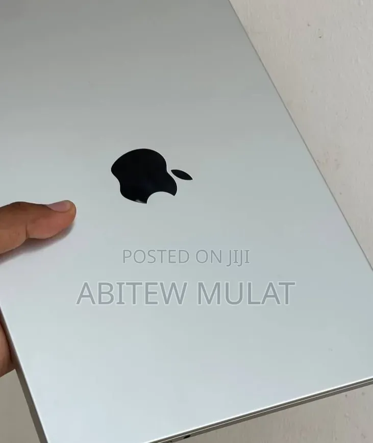New Laptop Apple MacBook Pro 2024 M4 16GB Apple M4 Pro SSD 512GB