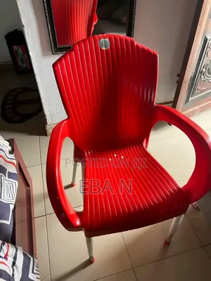 Metal Leg Plastic Cafe Chair