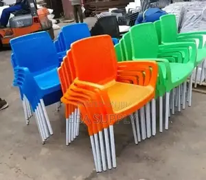 Metal Leg Plastic Cafe Chair