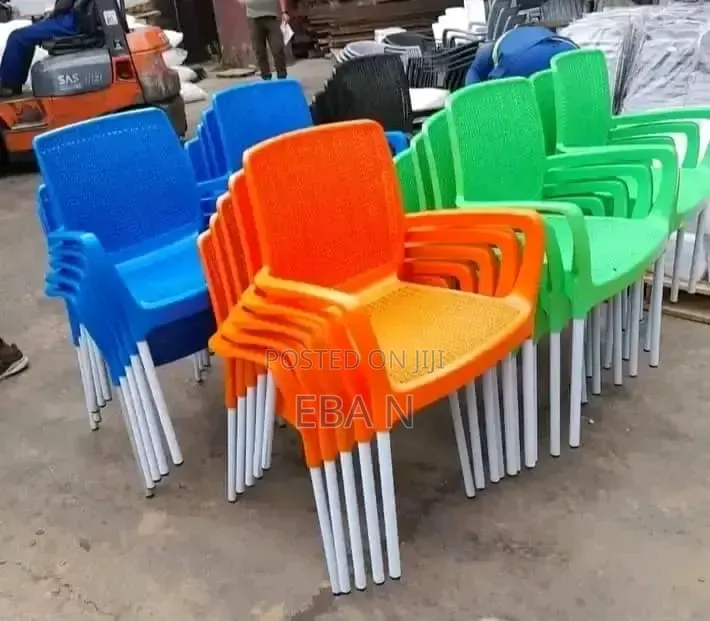 Metal Leg Plastic Cafe Chair