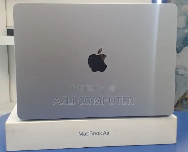 New Laptop Apple MacBook Air 2025 M4 16GB Apple M4 SSD 512GB